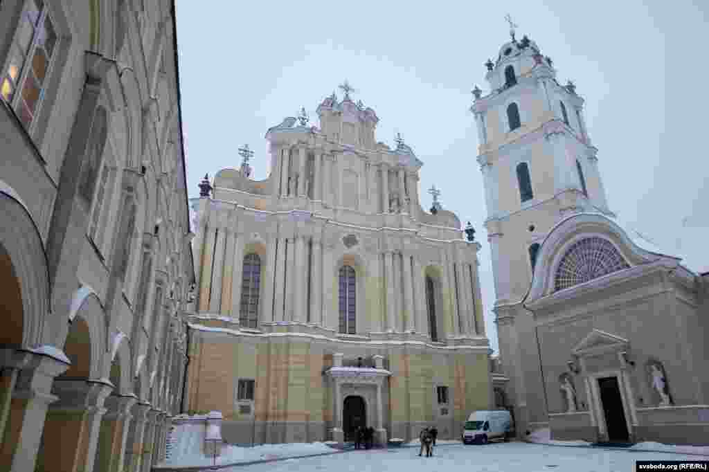 Пахаваюць Алега Гулака ў Беларусі, на яго радзіме ў пасёлку Жылічы пад Бабруйскам, дзе старшыня БХК меў сядзібу.