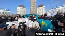 Тіркелмеген Демократиялық партия белсенділерінің митингісі. Алматы, 16 желтоқсан 2021 жыл.