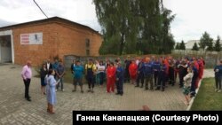 Ганна Канапацкая на сустрэчы з калектывам птушкафабрыкі «Заходняя» ў Столінскім раёне