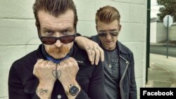 Заснавальнікі Eagles of Death Metal Джэсі Х’юз і Джош Хомэ (Jesse Hughes, Josh Homme)