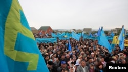 В этом году всекрымский митинг, посвященный памяти жертв депортации крымскотатарского народа, прошел не в центре, а на окраине Симферополя