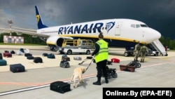 Затырманы ў Менску самалёт Ryanair. 23 траўня 2021 году.