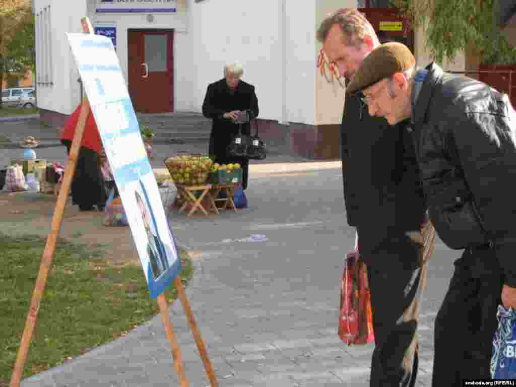 Уладзімер Бакаў, Горадня - Выбаршчыкi цiкавяцца праграмай кандыдата Саньнiкава