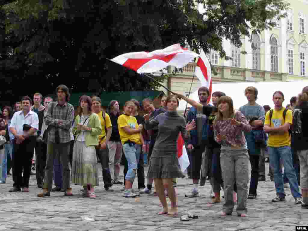 Гледачы на пляцы Рынак