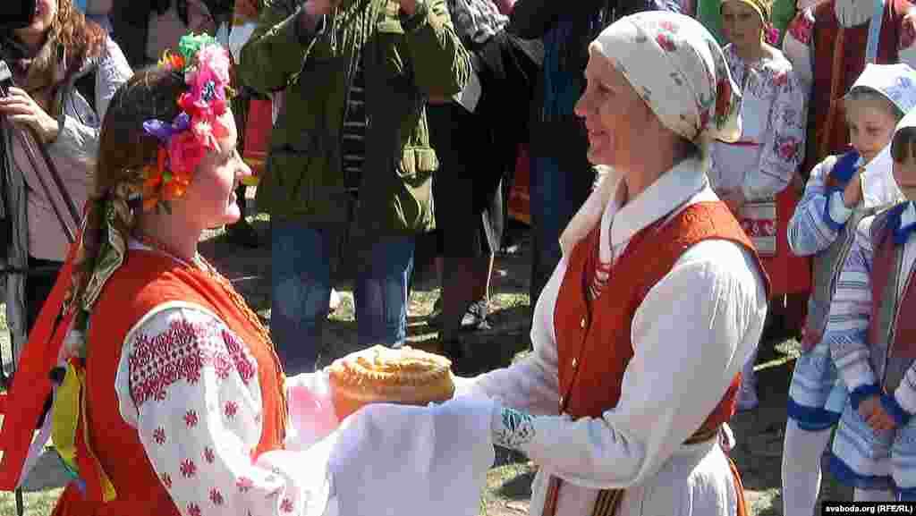 Велікодны пірог — удзельнікам Сулы